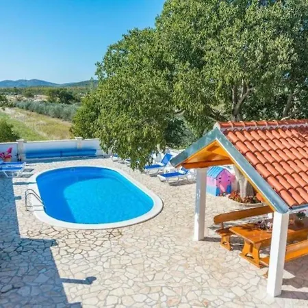 וילה The Grandfather - Heated Pool Retreat