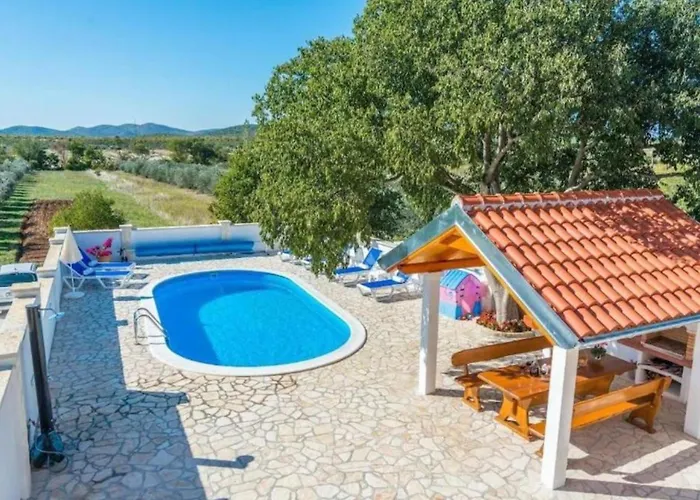 וילה The Grandfather - Heated Pool Retreat